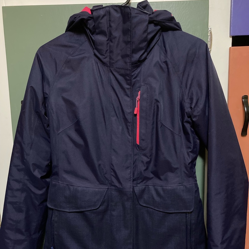 Mountain Hardwear insulated ski/snowboard jacket size XS